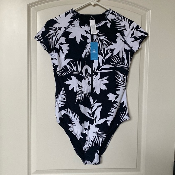 Cupshe Other - NWT CUPSHE floral zip front swimsuit Womens L Black/White bathing suit modest